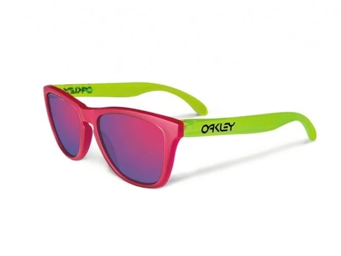Oakley Frogskins 9013 Sunglasses - Crystal Clear - view 87